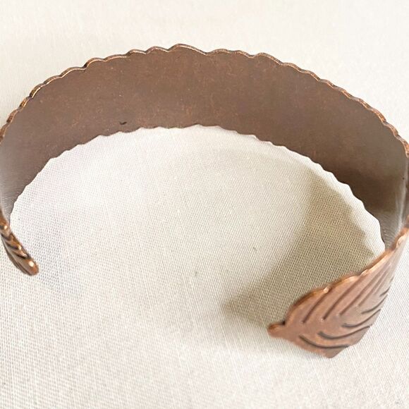 Copper Cuff Bracelet Engraved Leaf Pattern - Picture 5 of 8